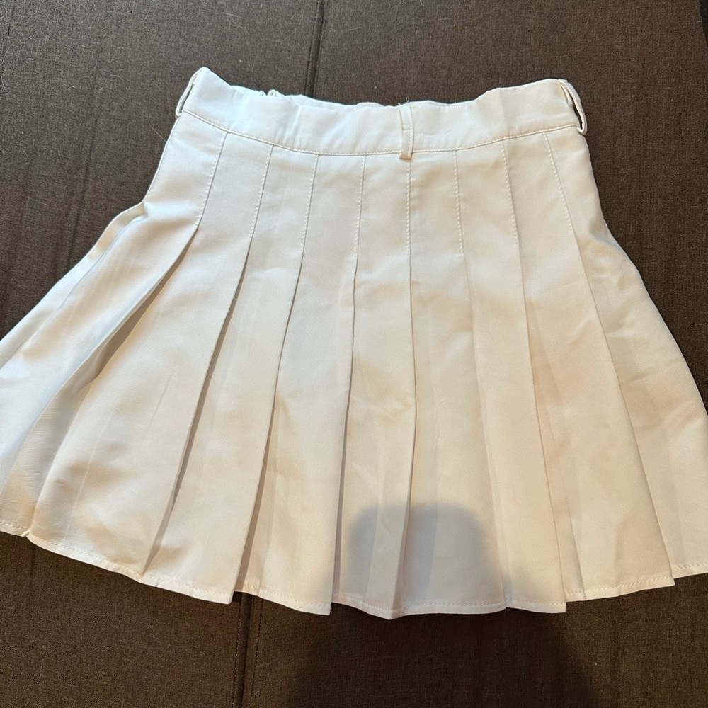 Elegant White Pleated Skirt